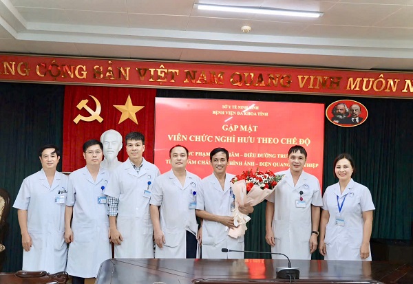GẶP MẶT, TRI ÂN CÁN BỘ NGHỈ HƯU - GÌN GIỮ TRUYỀN THỐNG, TIẾP NỐI NHỮNG GIÁ TRỊ TỐT ĐẸP.