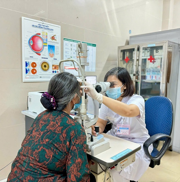 Khởi động chương trình khám sàng lọc miễn phí cho người dân nhóm 2 phường Hoa Lư năm 2026 - Chủ động phát hiện sớm, bảo vệ sức khỏe cộng đồng.