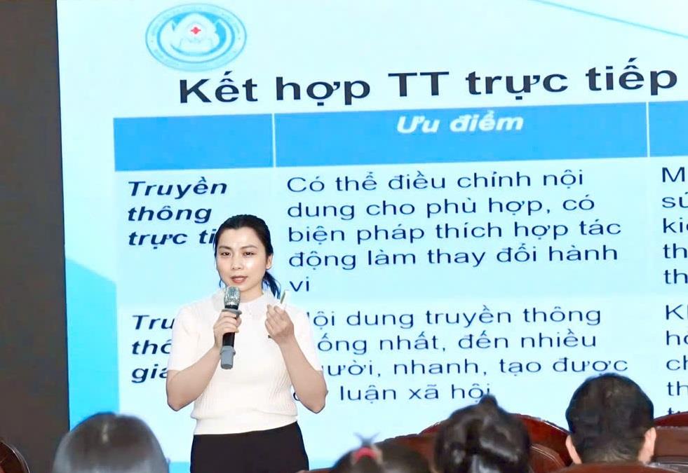 BỆNH VIỆN ĐA KHOA TỈNH NINH BÌNH TỔ CHỨC TẬP HUẤN "TRUYỀN THÔNG - GIÁO DỤC SỨC KHỎE VÀ DINH DƯỠNG" CHO ĐIỀU DƯỠNG, KỸ THUẬT VIÊN, HỘ SINH.