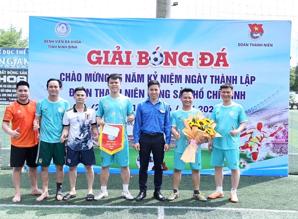 SÔI ĐỘNG GIẢI BÓNG ĐÁ NAM CHÀO MỪNG 95 NĂM THÀNH LẬP ĐOÀN. Lan tỏa tinh thần tuổi trẻ - Khỏe để phục vụ nhân dân