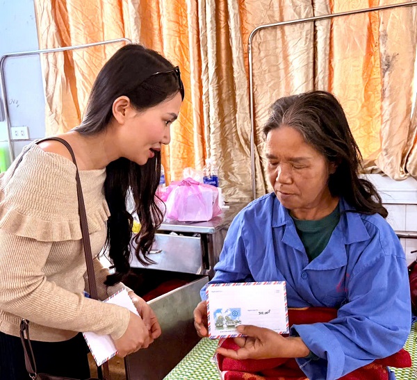 Tiếp nối những yêu thương dành tặng người bệnh.