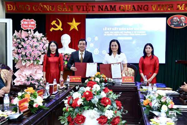 BỆNH VIỆN ĐA KHOA TỈNH NINH BÌNH VÀ HỆ THỐNG Y TẾ VINMEC KÝ KẾT HỢP TÁC TOÀN DIỆN, HƯỚNG TỚI NÂNG CAO CHẤT LƯỢNG CHĂM SÓC SỨC KHỎE NHÂN DÂN